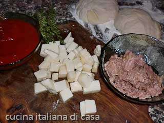 calzone al tonno