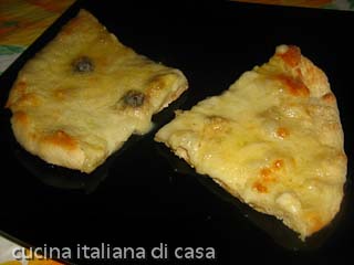pizza ai quattro formaggi