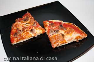 pizza porro salsiccia e scamorza