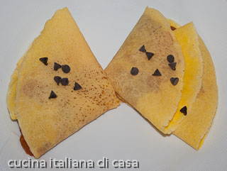 crespelle con cioccolato e marmellata
