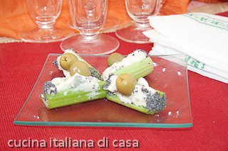 bocconcini di sedano al gorgonzola