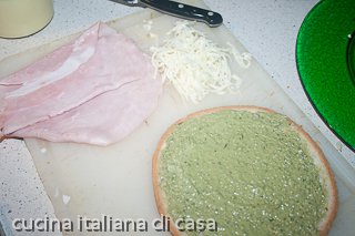 maionese al basilico, prosciutto cotto e filini di mozzarella