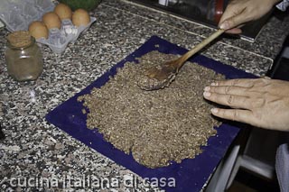 stendere il composto di lenticchie