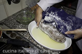 prepare per la cottura il polpettone di lenticchie