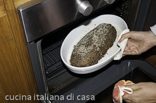 gratinare la crosta del polpettone di lenticchie