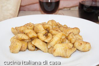 gnocchi con sugo di arrosto