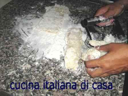 fare gli gnocchi di farina