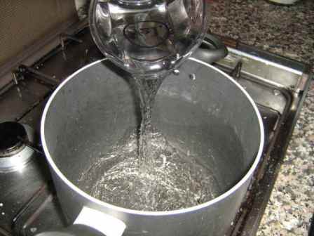 portate ad ebollizione l'acqua, e salate