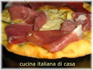 pizza bianca di grano duro con prosciutto crudo