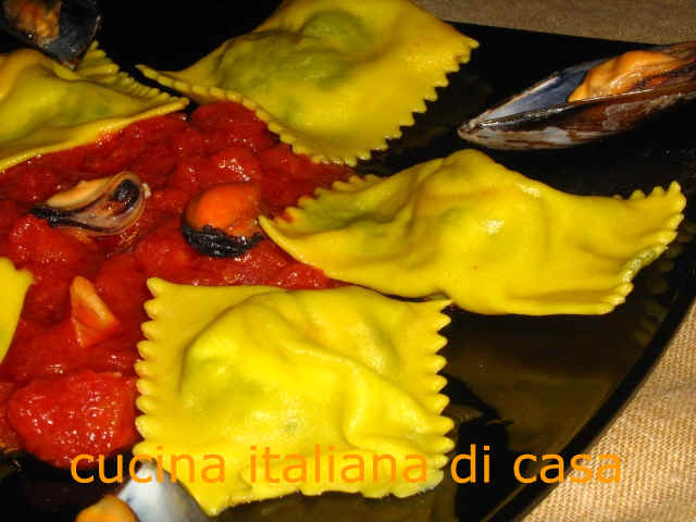 servire i ravioli di cozze