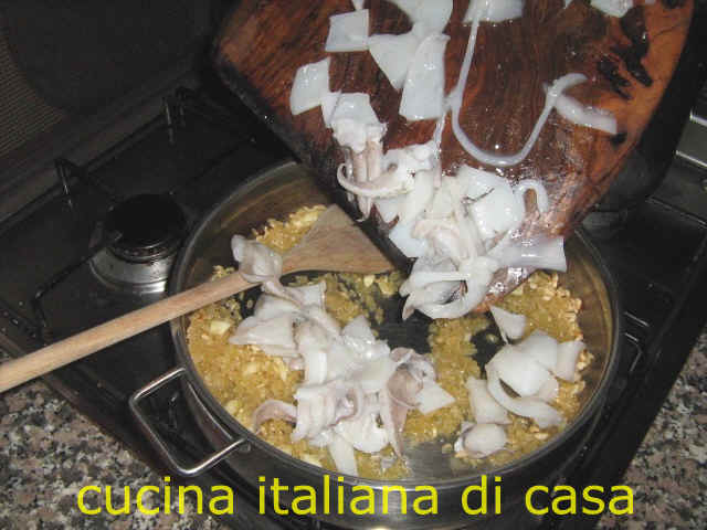 cucinare il risotto con le seppie