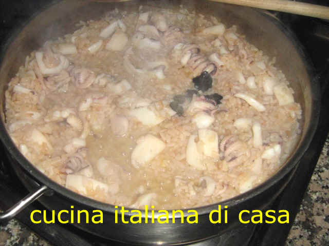 cucinare il risotto con le seppie