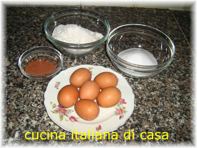 Pan di spagna al cacao: ingredienti