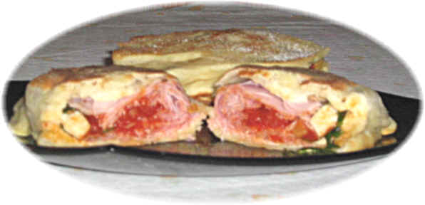 Panzerotti con prosciutto,pomodoro e mozzarella 
