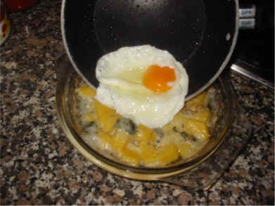 Polenta al forno, con uova e gorgonzola