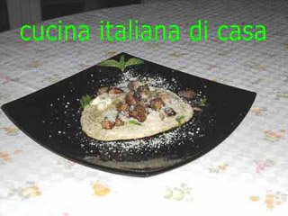 testaroli con funghi porcini freschi