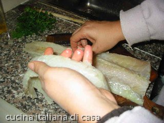 togliere le lische allo stoccafisso