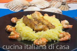 corona di pescatrice con gamberi e curry