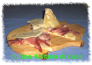 piadina "viva l'Italia" con speck e scamorza 