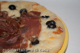 pizza bianca con prosciutto crudo