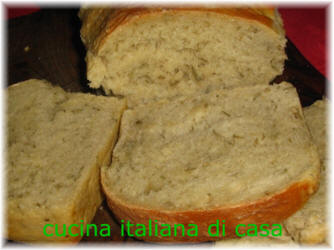 pane bianco al rosmarino e olio