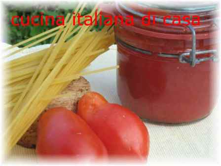 passata di pomodori 