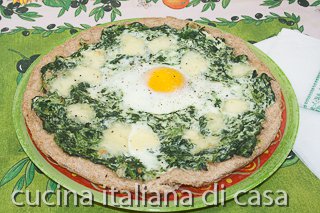 pizza integrale con gli spinaci