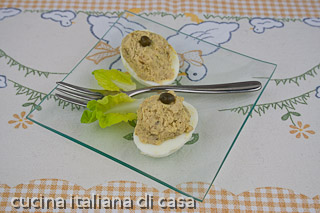 uova ripiene con i ceci