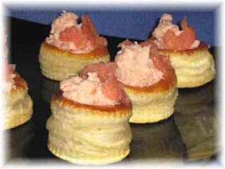 vol au vent (volovant) con spuma di salmone affumicato