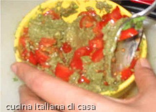 condire e aromatizzare lo guacamoles