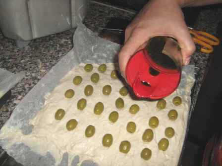 focaccia con le olive completare
