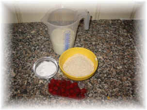 ingredienti: budino di riso e latte con lamponi