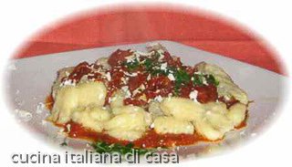 gnocchi con sugo di pecora