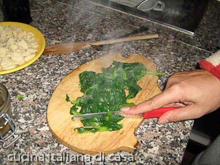 tagliare le cime di rapa