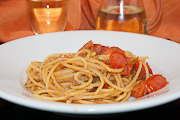 spaghetti con le acciughe